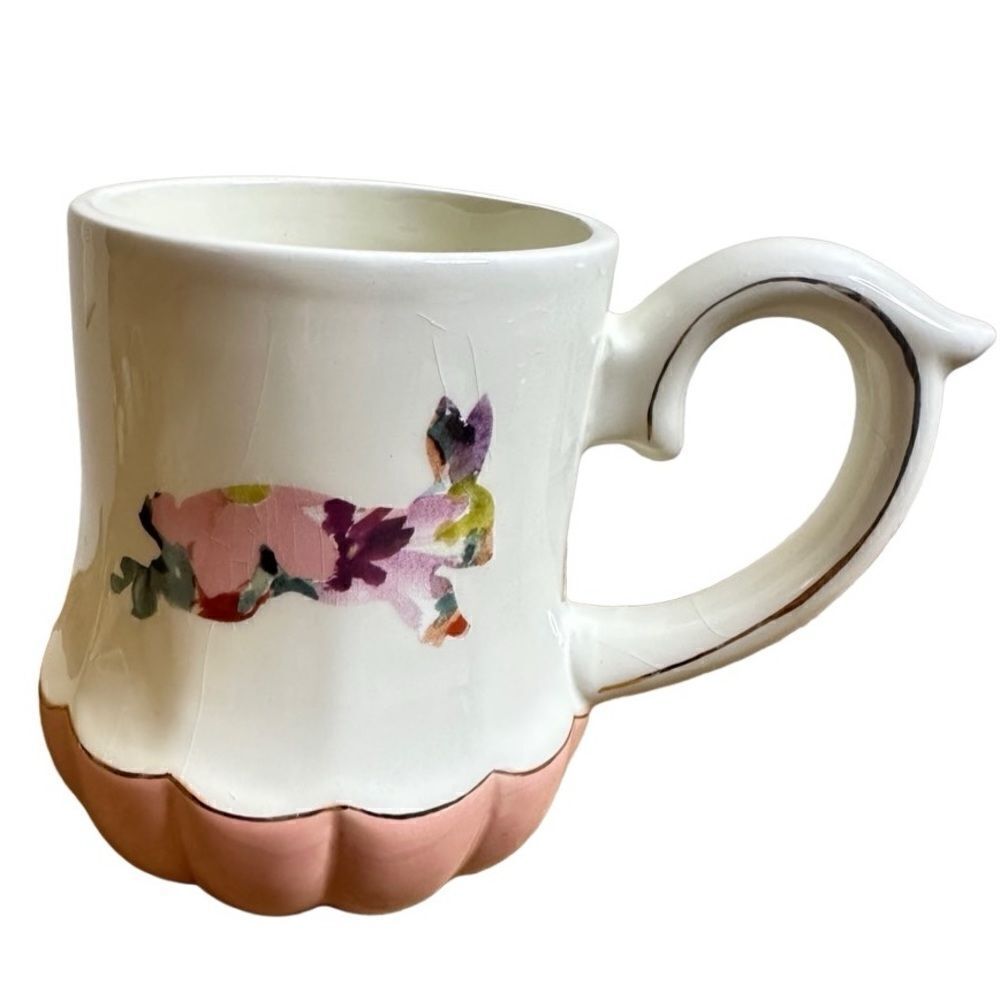 Laurie Gates floral rabbit coffee or tea mug w/ gold trim, scalloped base EUC.
